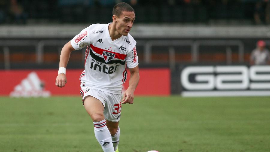 Antony em jogo contra o Avaí - Marcello Zambrana/AGIF