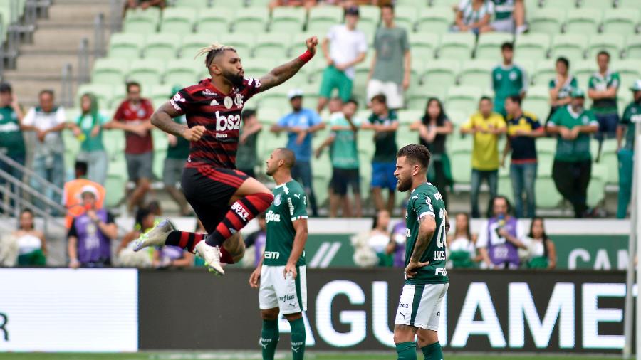 Gabigol comemora gol no jogo entre Palmeiras x Flamengo, no Allianz Parque - Bruno Ulivieri/AGIF