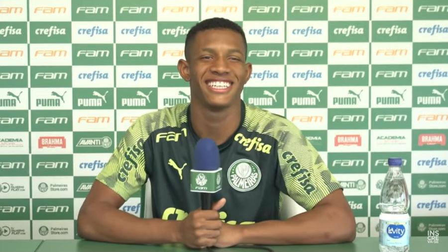 Danilo, meio-campista do Palmeiras, durante entrevista coletiva - Cesar Greco