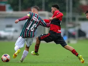 Joia da base do Fluminense é levada à delegacia acusada de racismo