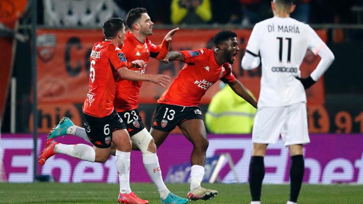 Regardés par Di María, Abergel, Monconduit et Moffi célébrer le but de Lorient - Stephane Mahe/Reuters - Stephane Mahe/Reuters
