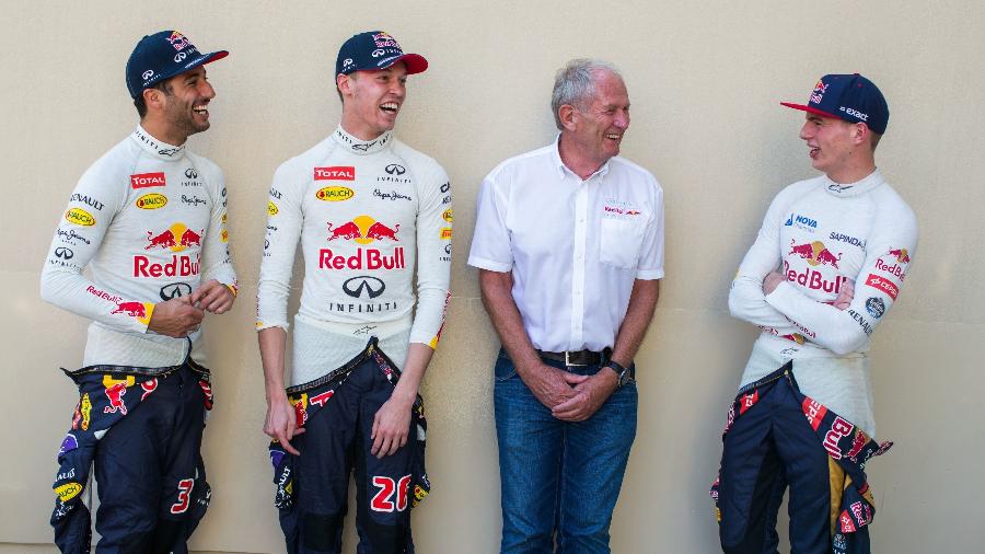 Helmut Marko com os jovens Daniel Ricciardo, Daniil Kvyat e Max Verstappen no GP de Abu Dhabi de 2015  - Peter Fox/Getty Images/Red Bulll