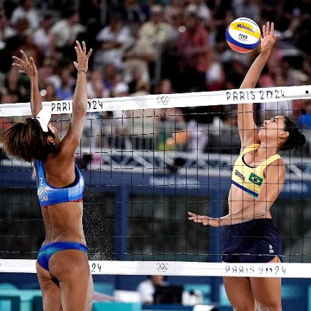 Duda, dupla de Ana Patrícia, nas oitavas de final do vôlei de praia