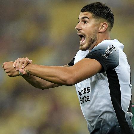 Pedro Raul reclama durante Fluminense x Corinthians, duelo do Campeonato Brasileiro