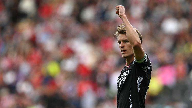 Martin Odegaard, do Arsenal, comemora gol contra o Southampton pelo Inglês Martin Odegaard, do Arsenal, comemora gol contra o Southampton pelo Inglês
