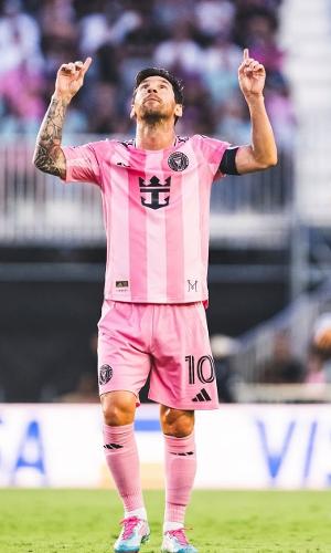 Messi, jogador do Inter Miami, comemora gol marcado. 