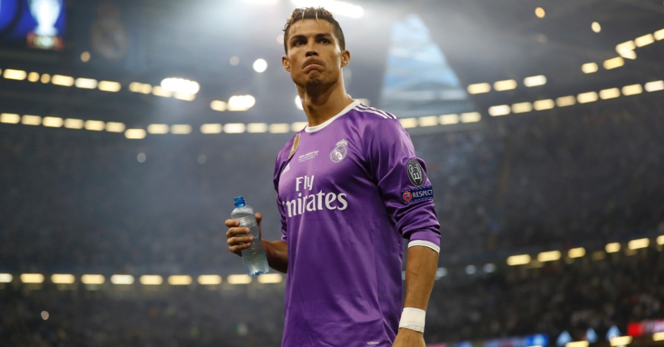 Cristiano Ronaldo, estrela do Real Madrid, faz cara feia antes da final da Liga dos Campeões contra a Juventus