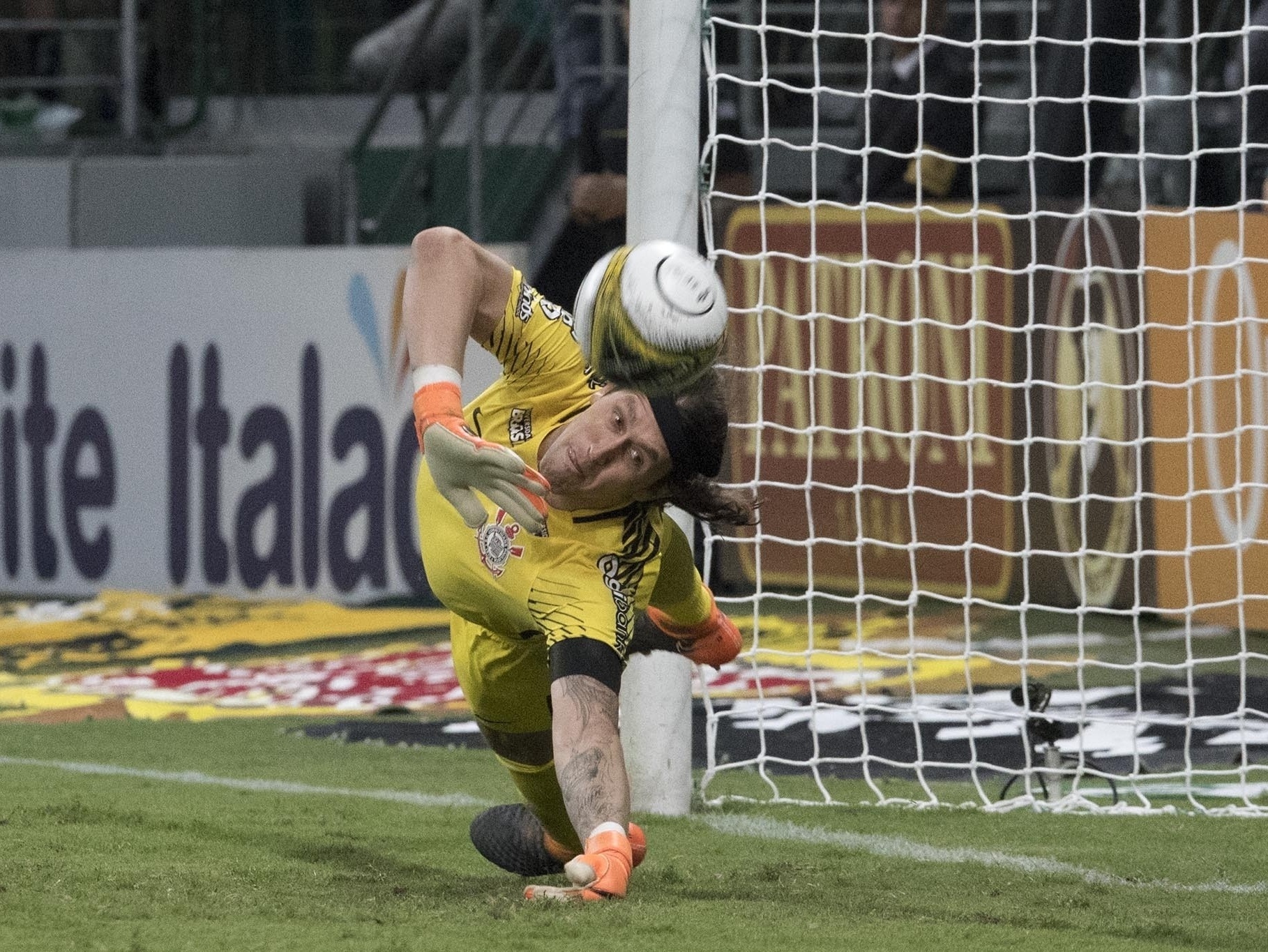 Quantos pênaltis Cássio defendeu no Corinthians?