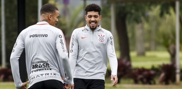 Volante Douglas passou a ser aproveitado por Carille como lateral esquerdo em 2019 - Rodrigo Gazzanel/Ag. Corinthians 