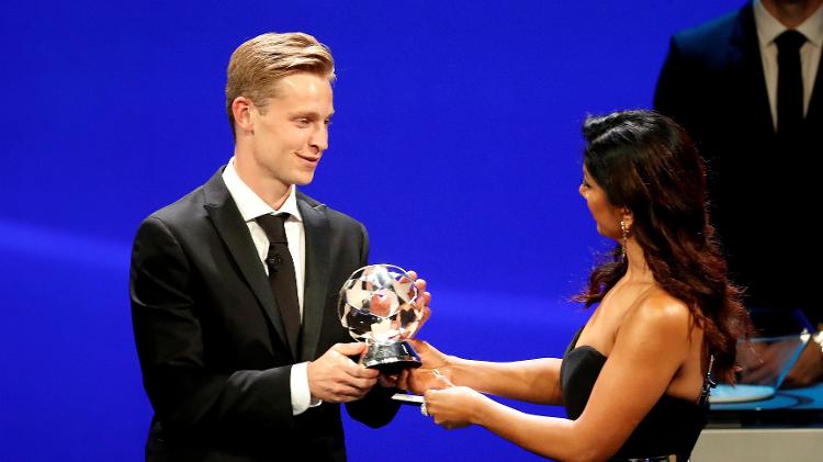 Frenkie De Jong é eleito melhor meio-campista da última edição da Liga dos Campeões - Eric Gaillard - Eric Gaillard