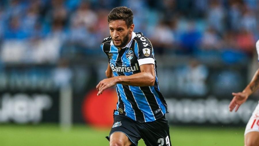 Juninho Capixaba, lateral do Grêmio, é alvo do Bahia e pode ir para o Porto no meio do ano - Divulgação/Site oficial do Grêmio