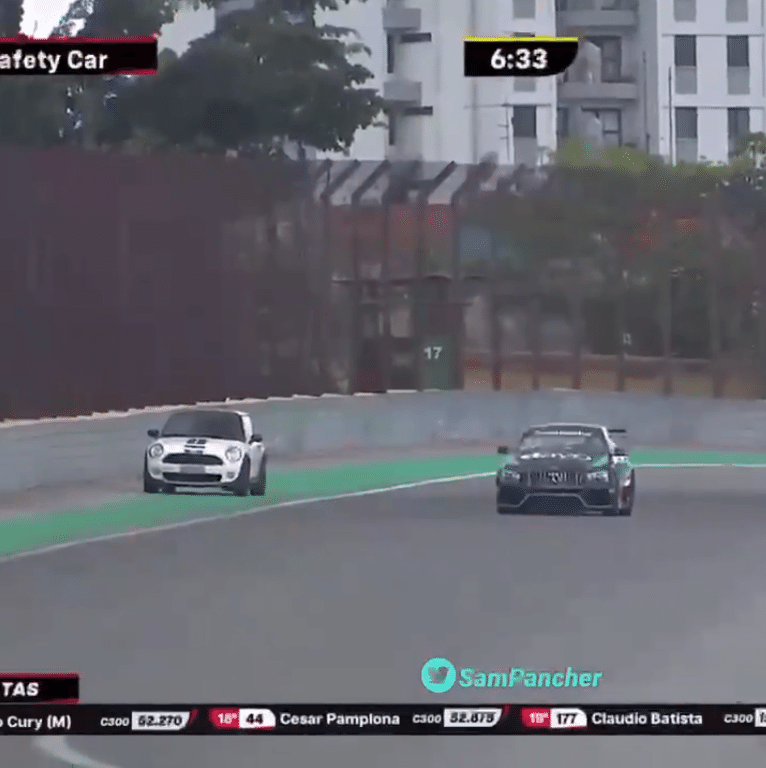 Mulher em carro de luxo invade corrida no autódromo de Interlagos -  RecordTV - R7 Balanço Geral Manhã