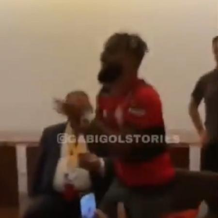 Gabigol comandou a provocação dos jogadores horas depois da Supercopa - Reprodução/Instagram