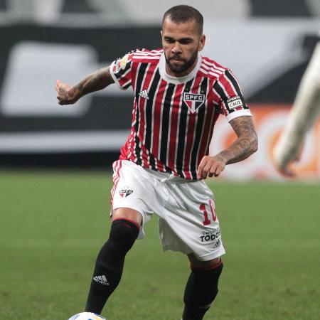 Daniel Alves em ação pelo São Paulo Diante do Corinthians - Rubens Chiri / saopaulofc.net