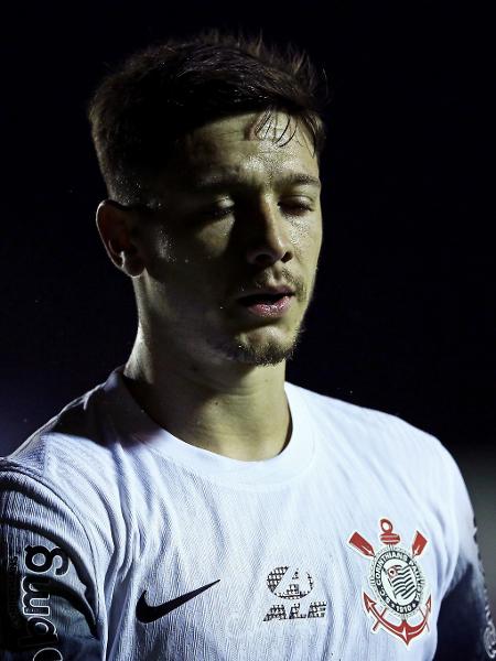 Rodrigo Garro, do Corinthians, durante jogo contra o Internacional, pelo Campeonato Brasileiro