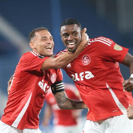 Alan Patrick e Ricardo Mathias comemoram gol contra o Nacional - Reprodução/Flickr