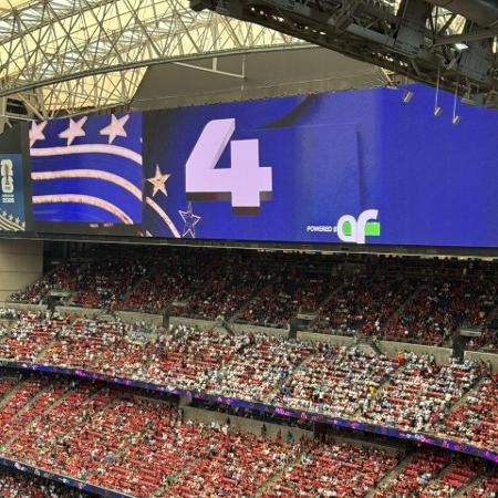 Torcida do Uzbequistão no jogo contra Portugal na Copa do Mundo 2026