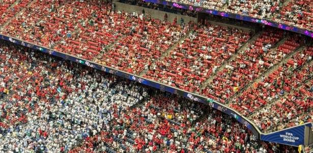 Na Copa da propaganda e barulheira insuportável, só o futebol dá descanso