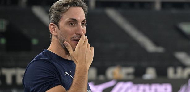 Fluminense anuncia saída de Zubeldía após empate na Libertadores