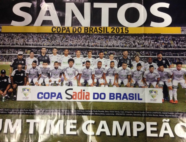 Pôster do Santos como campeão é vendido nas bancas - Reprodução