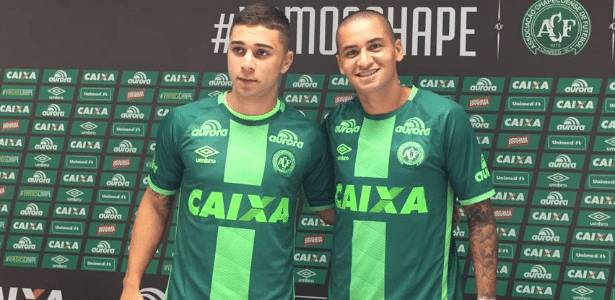 W. Paulista (dir.) estreia pela Chapecoense nesta tarde em amistoso contra o Palmeiras - Daniel Fasolin/UOL