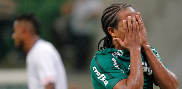 Keno deixou o Palmeiras rumo ao Egito. Acertou com o Pyramids, time de Alberto Valentim - Daniel Vorley/AGIF