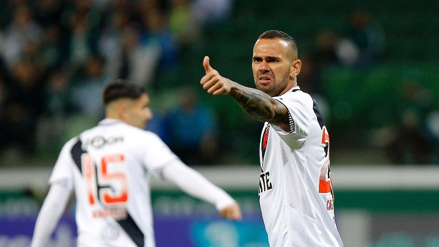 Leandro Castán estreia pelo Vasco em partida contra o Palmeiras pelo Brasileirão - Daniel Vorley/AGIF