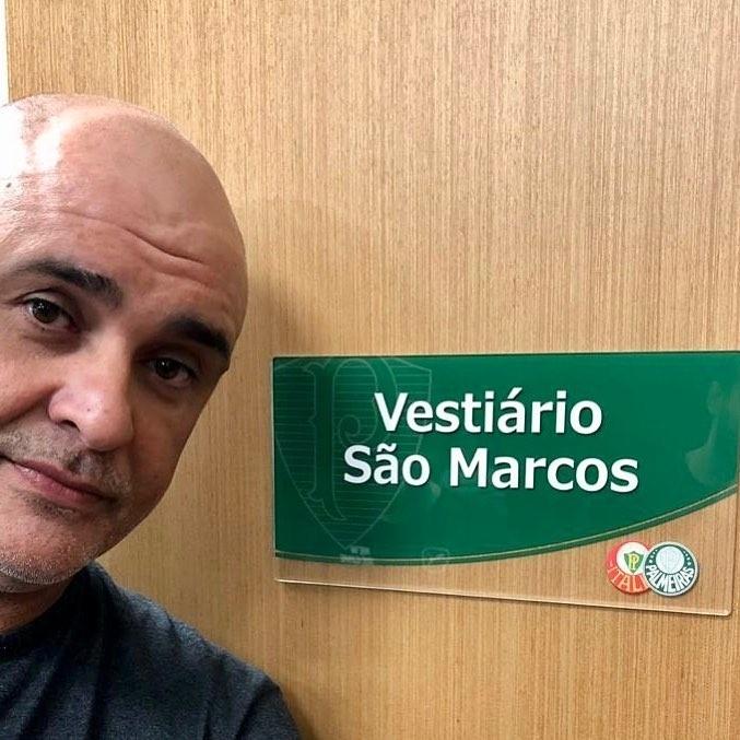 Ex-goleiro Marcos recebe homenagem do Palmeiras