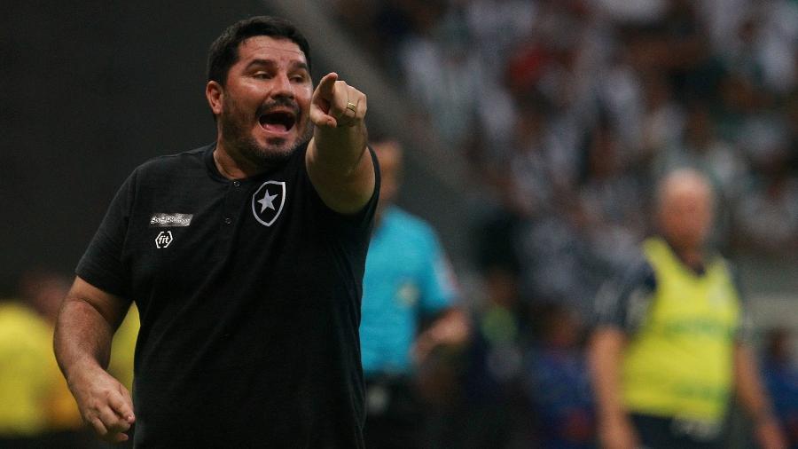 Eduardo Barroca identificou alguns problemas e terá cerca de 20 dias para ajustar Botafogo - Foto: Vitor Silva/Botafogo.