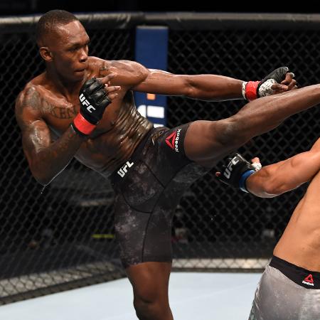 Israel Adesanya nocauteou Borrachinha no segundo round do evento principal do UFC 253