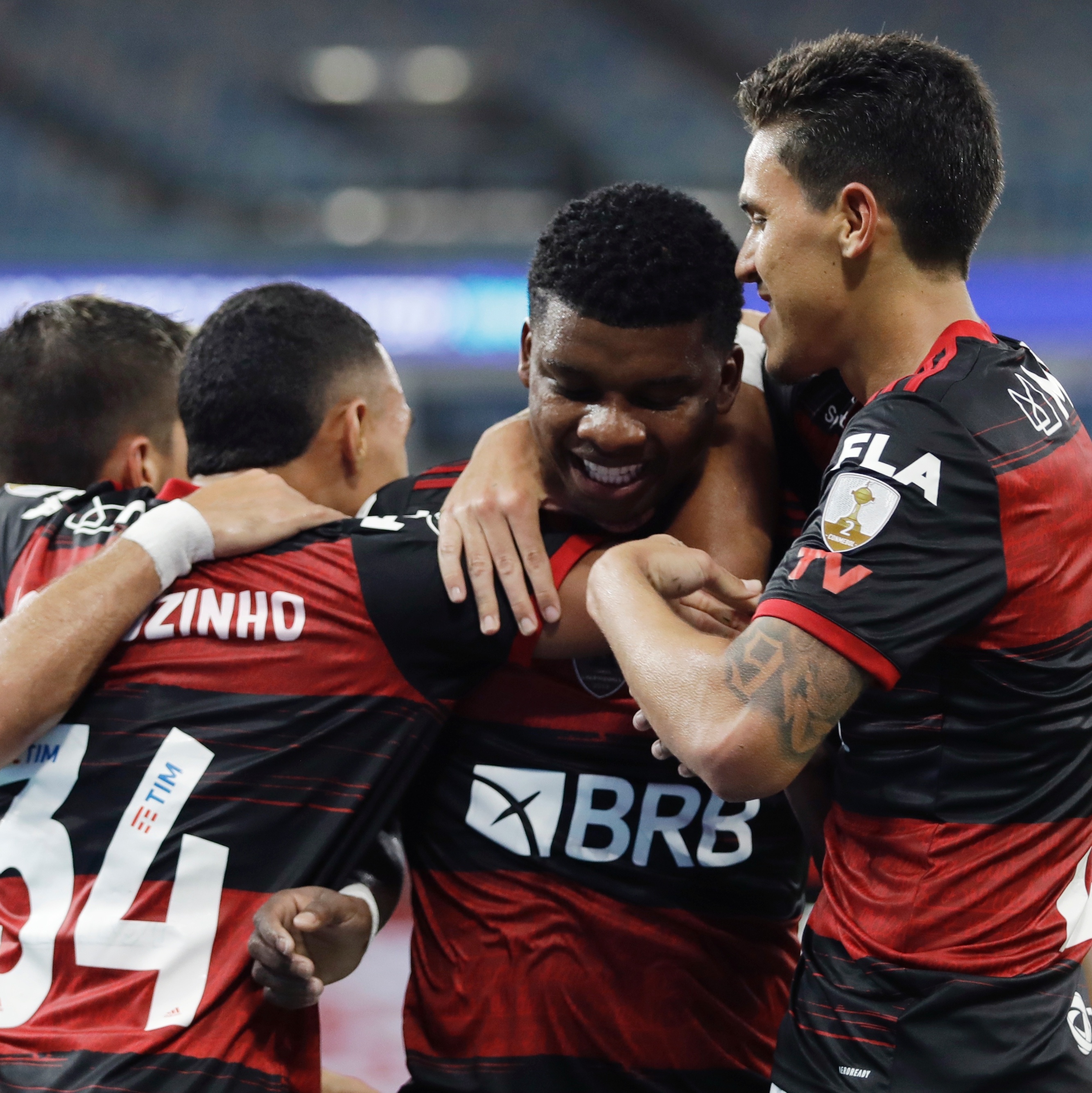 Flamengo faz 4 a 1 no La Calera em noite que mesclou sustos a bom