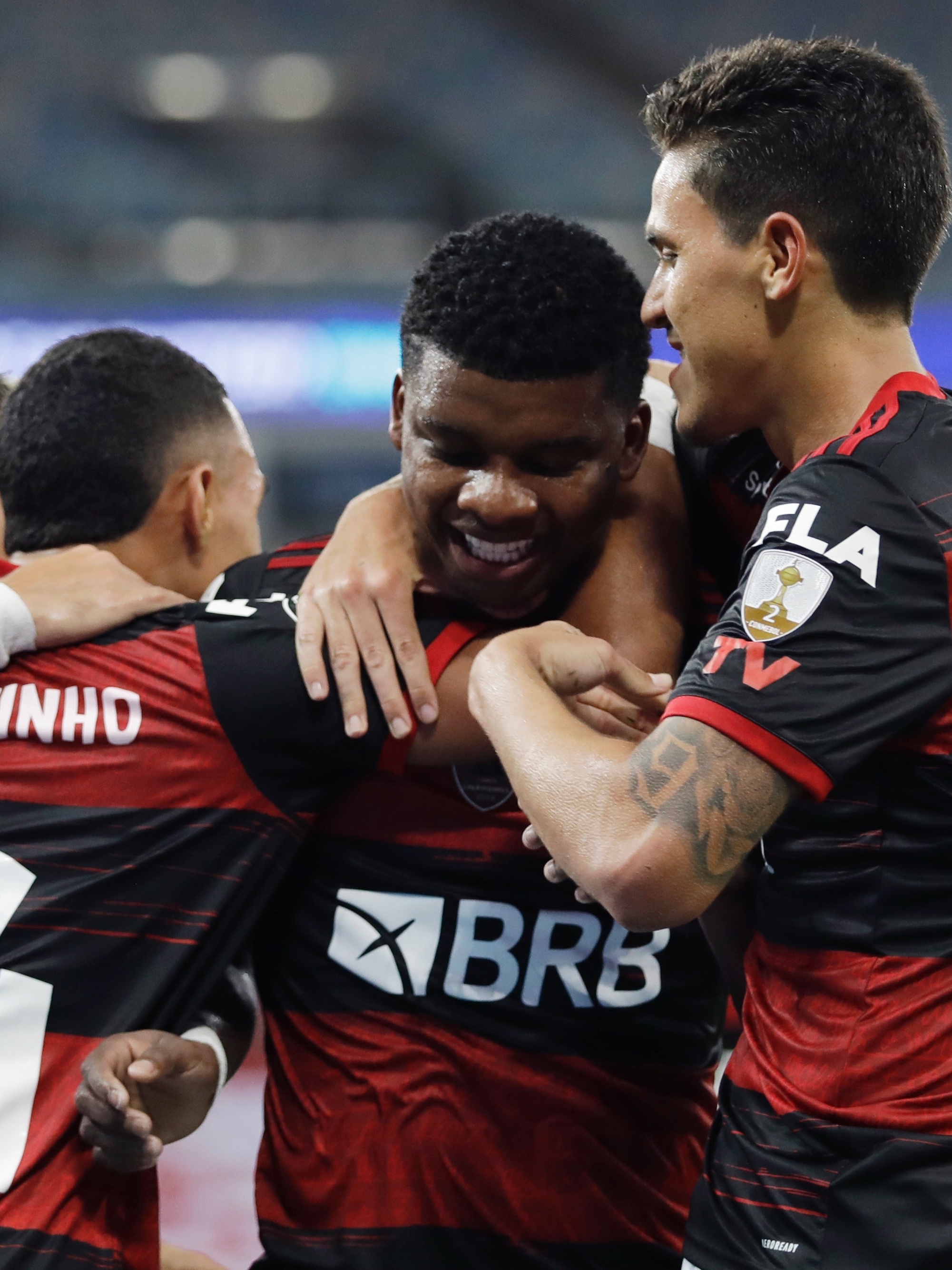 Flamengo deverá improvisar Isla de zagueiro contra Del Valle FlaResenha