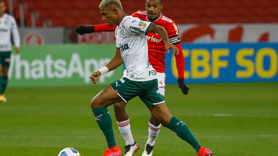 Danilo em ação durante partida entre Internacional e Palmeiras, pela oitava rodada do Brasileirão 2021. - Maxi Franzoi/AGIF