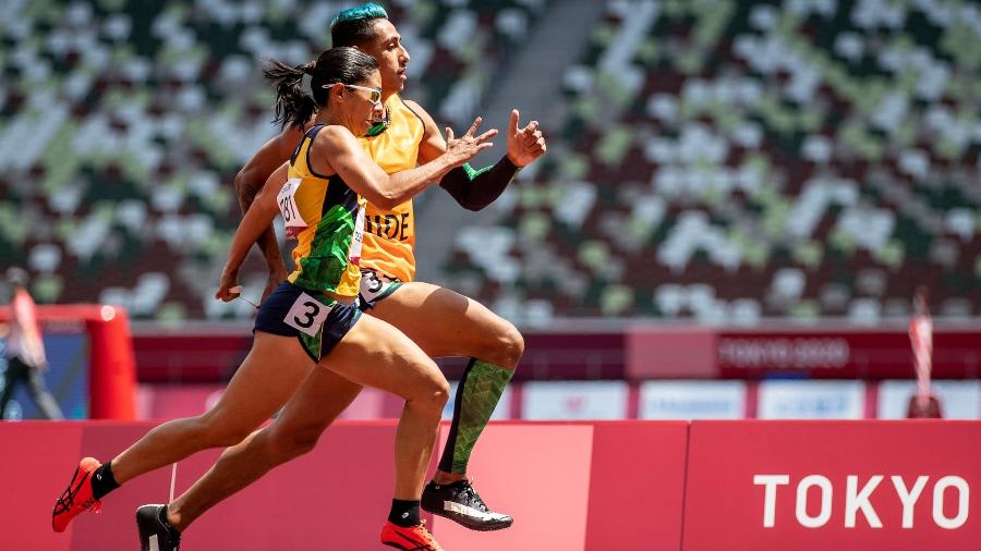 Jerusa Geber e Gabriel Garcia, medalhista de bronze nas Paralimpíadas - Miriam Jeske/CPB