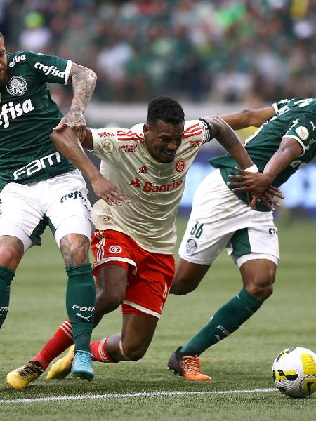 Palmeiras e Inter se enfrentaram dentro do Allianz Parque em jogo do Campeonato Brasileiro - Carla Carniel/Reuters