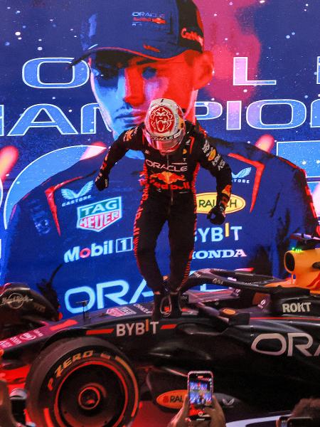Verstappen comemora conquista do seu 3º título do Mundial de Pilotos após sprint race