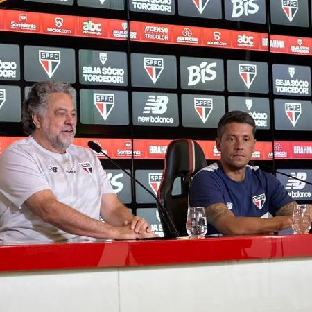 Thiago Carpini, novo técnico do São Paulo, durante entrevista de apresentação