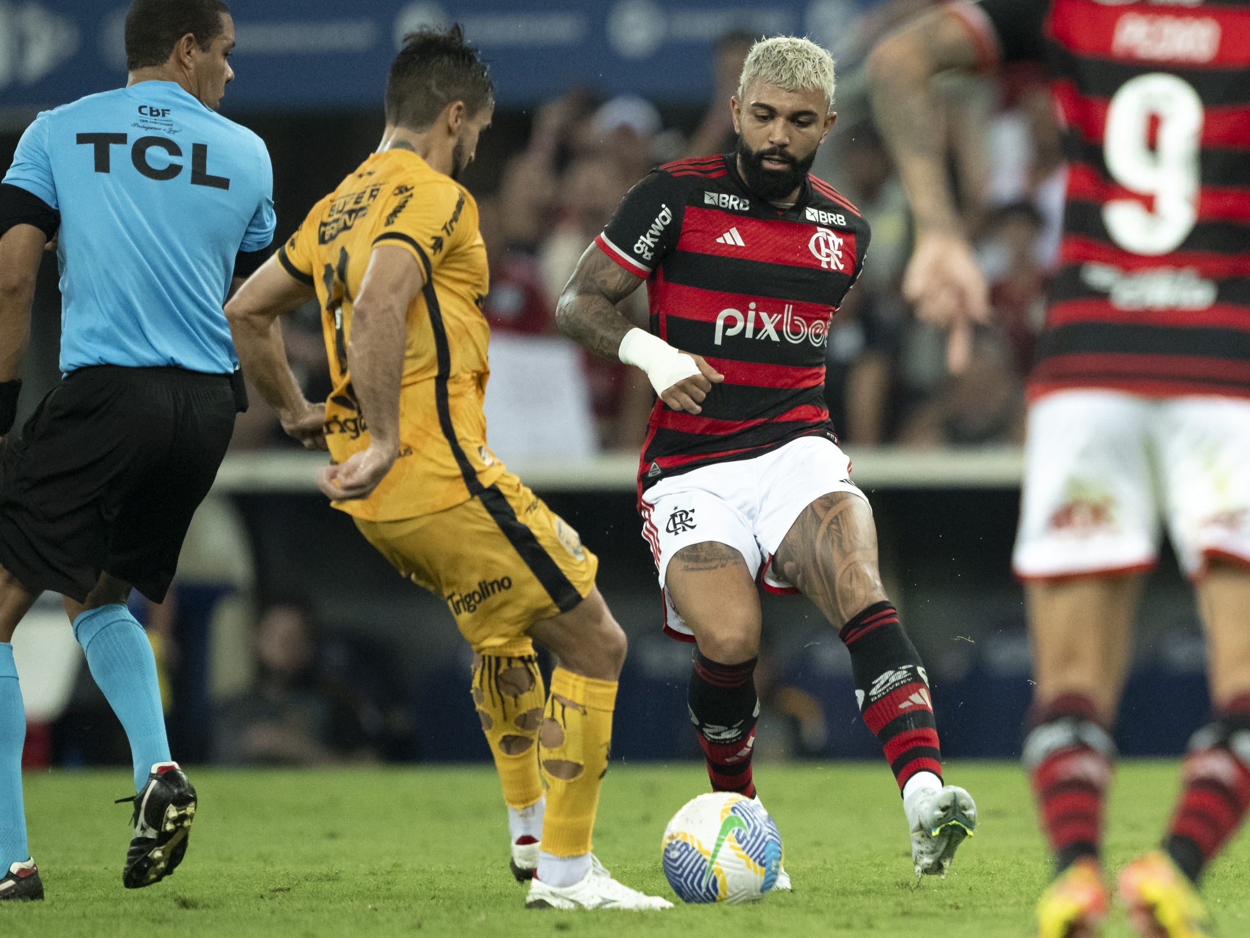 Flamengo bate Amazonas em noite de vaias ao time e aplausos a Gabigol