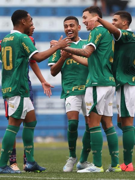 Jogadores do Palmeiras sub-20 comemoram um dos gols da goleada histórica contra o União ABC (MS) - Fabio Menotti/Palmeiras