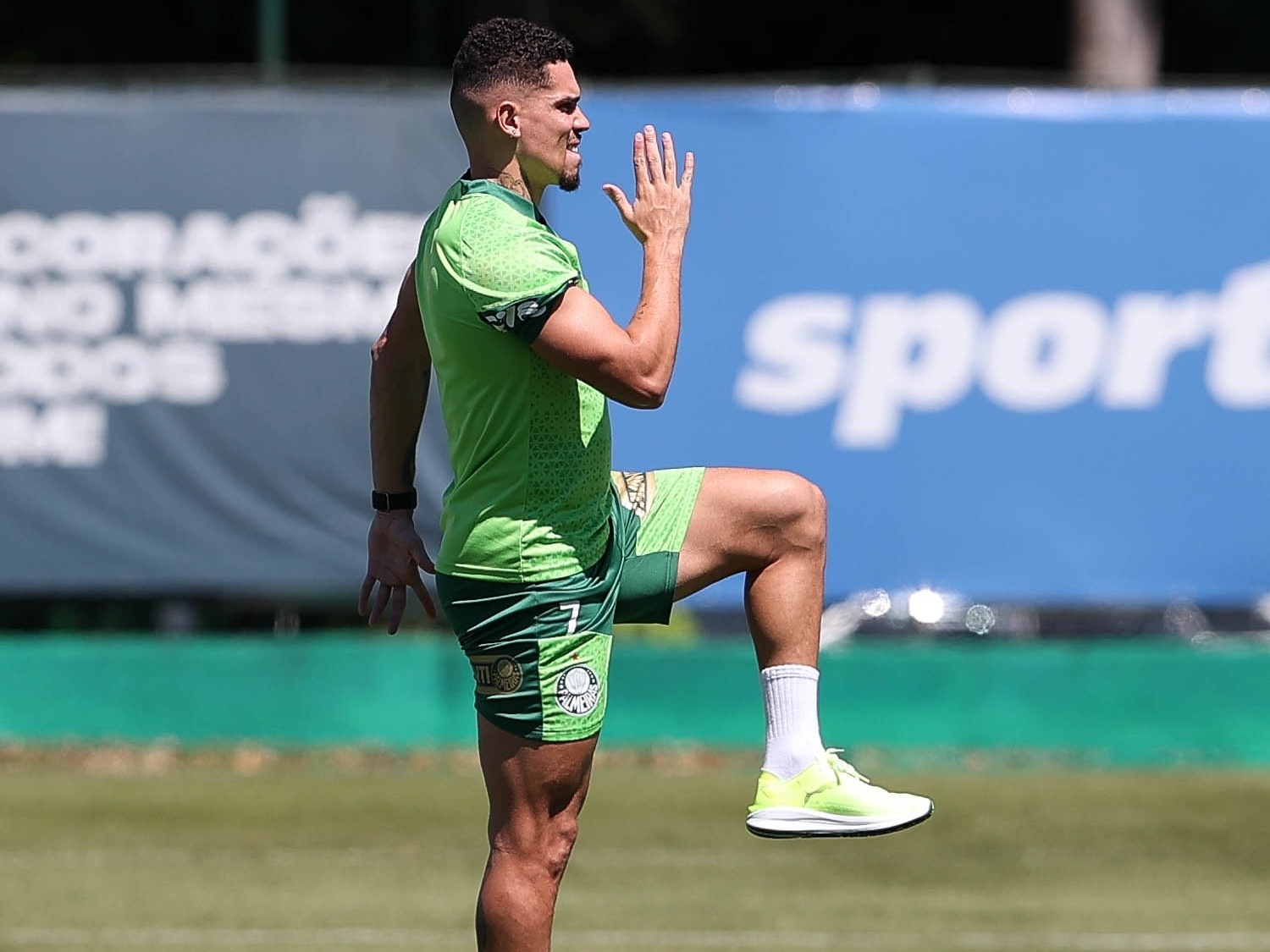 PRÓXIMO DA ESTREIA! Paulinho pode acelerar sua recuperação e jogar pelo Palmeiras antes do esperado