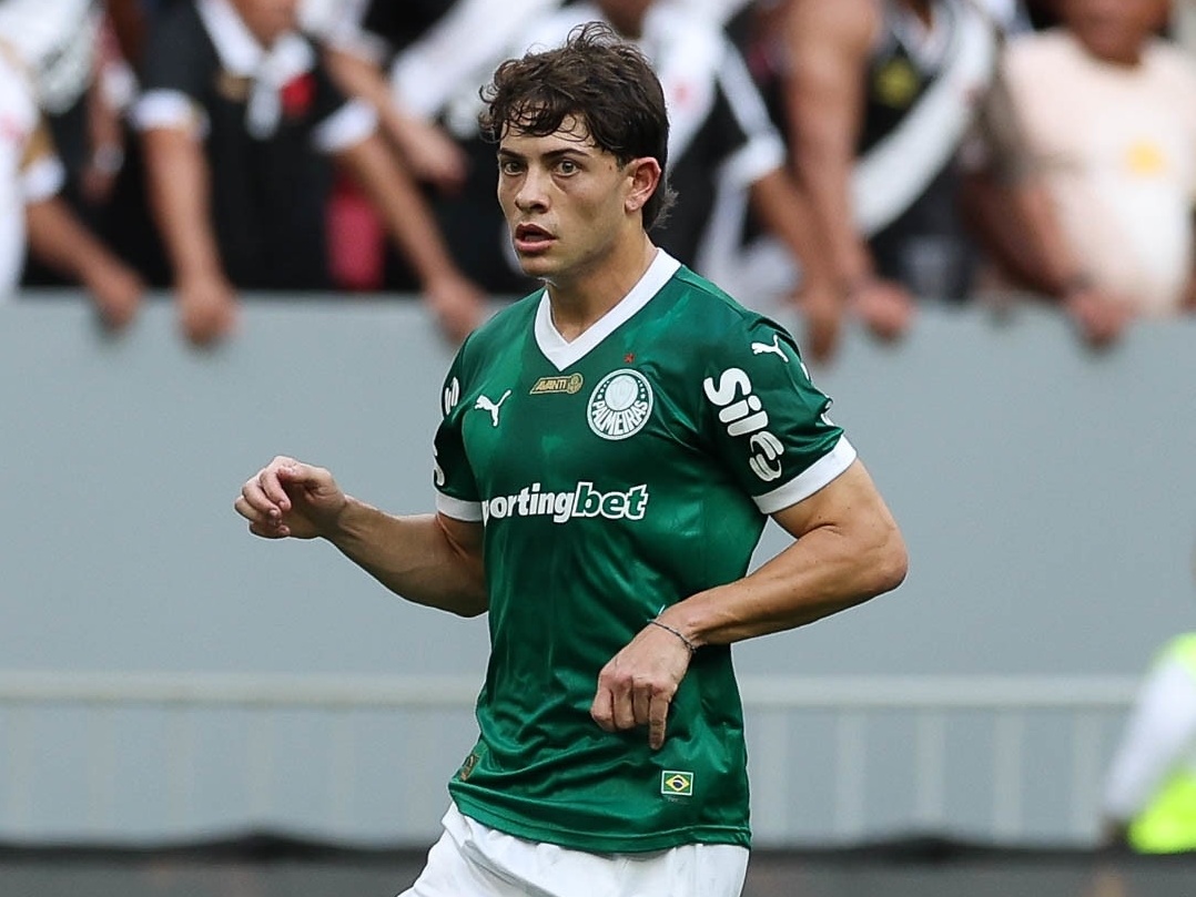 Imagem ilustrativa sobre Palmeiras aceita proposta de R$ 118 milhões por Agustín Giay após lateral aconselhar Neymar a não arriscar