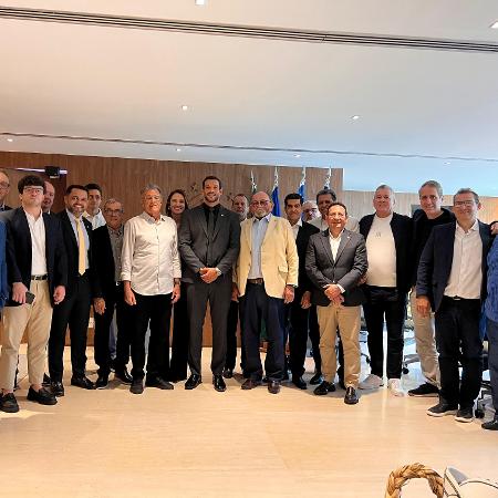 Samir Xaud cercado de presidentes de federação e novos VPs da CBF Samir Xaud cercado de presidentes de federação e novos VPs da CBF