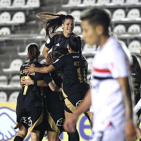 Valencia marcou o único gol do jogo, válido pelo Grupo C do torneio continental Valencia marcou o único gol do jogo, válido pelo Grupo C do torneio continental