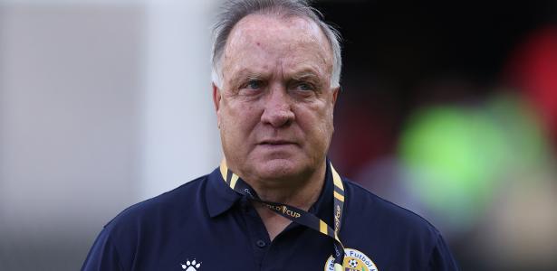 Técnico de Curaçao se torna o mais velho da história da Copa do Mundo