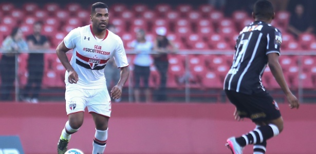 Breno sentiu a coxa logo no início do confronto contra o Goiás - Marcello Zambrana/AGIF