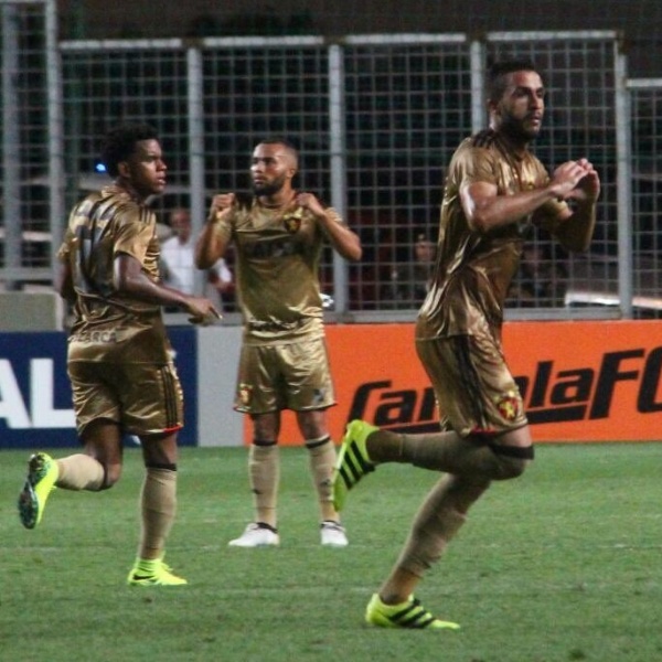 Twitter/Divulgação