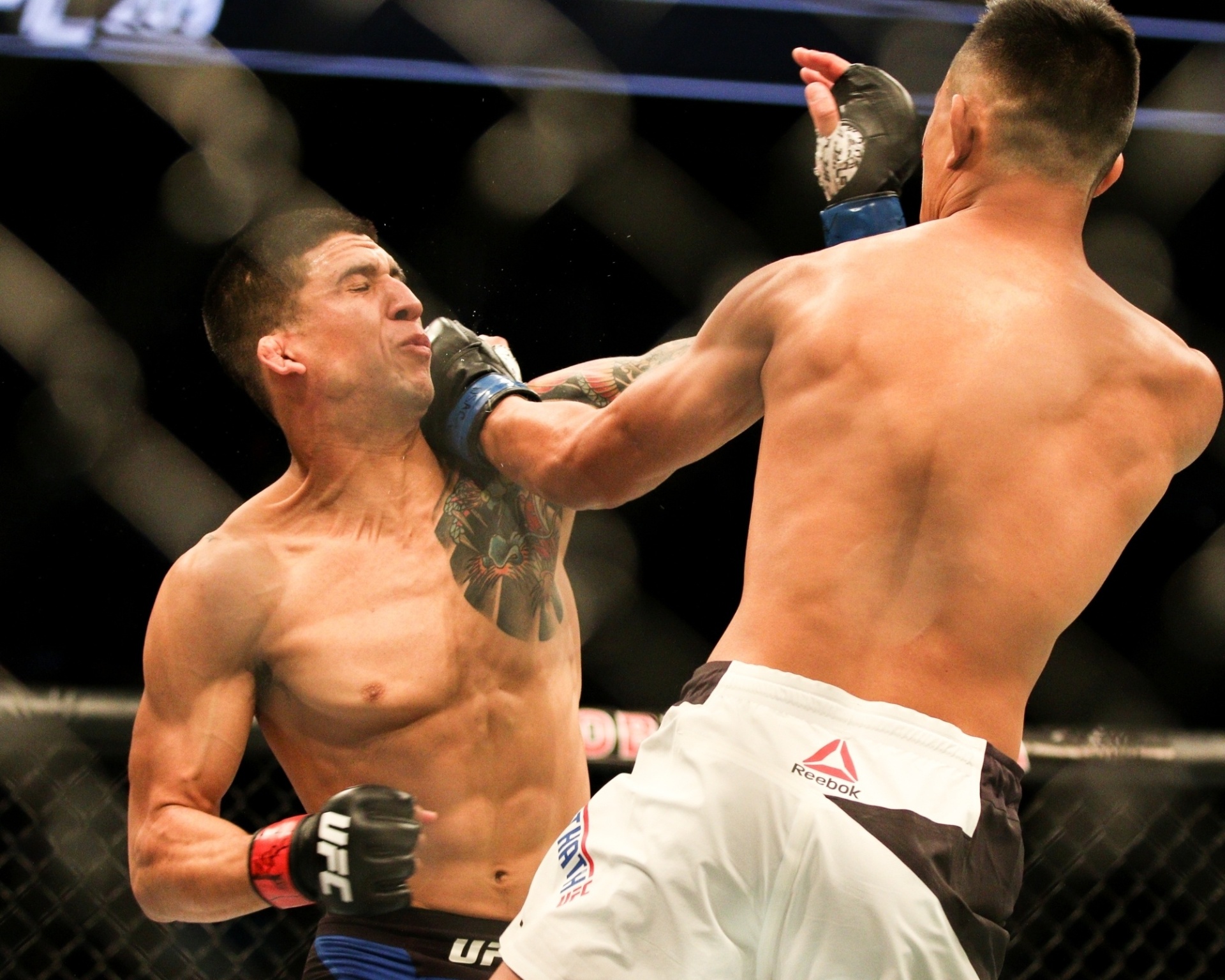 Luta entre o americano Albert Morales e o laosiano Andre Soukhamthath - Rigel Salazar/Ag Fight