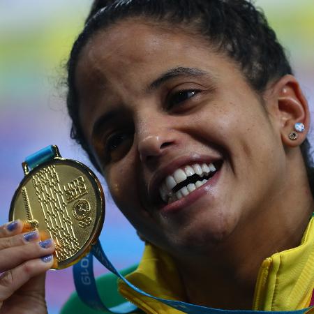 Etiene Medeiros com a medalha de ouro dos 50m - Pilar Olivares/Reuters - Pilar Olivares/Reuters