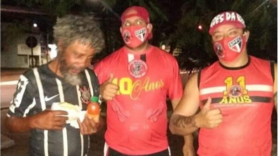 Torcida Dragões da Real, do São Paulo, doa hotdog para corintiano em Jaú; família reconheceu "Tiziu" no Instagram - Divulgação
