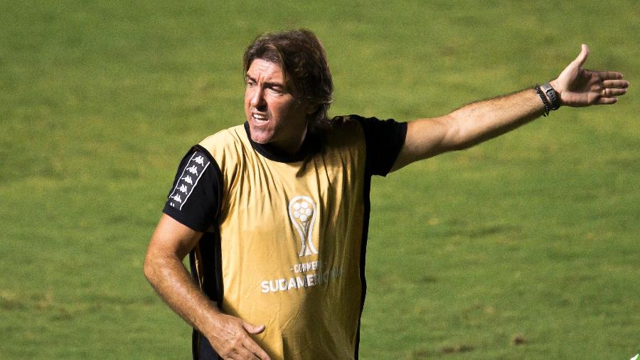 Sá Pinto comanda o Vasco da Gama em jogo contra o Defensa y Justicia pela Copa Sul-Americana 2020 - Jorge Rodrigues/AGIF